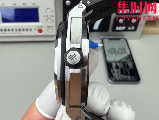 爱彼APS皇家橡树15703系列 APS15703密底 男士腕表 表径42mm 商品图3