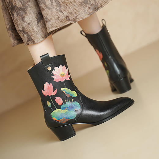 OLD 25A1真皮高跟短靴粗跟圆头中跟印花马丁靴 商品图1