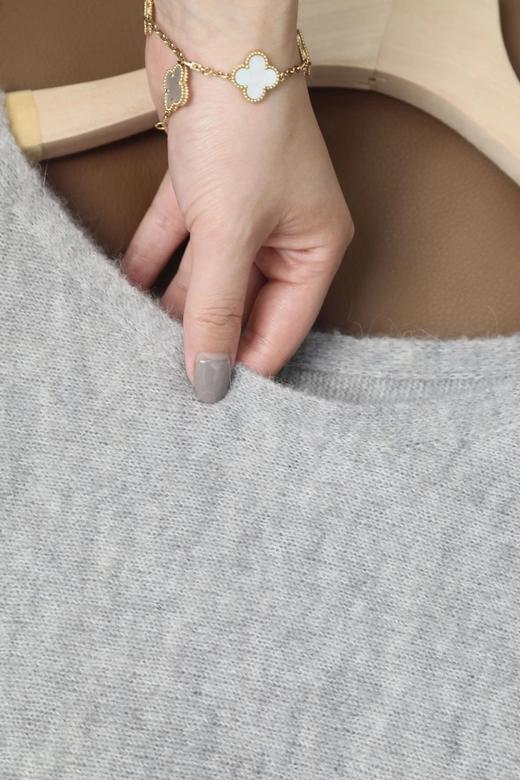 老米优品🎈3-7天发。 轻奢款🐏 秘鲁进口羊驼毛+初剪羊毛！《蓬松宽松中袖毛衣》复古洒脱，自在优雅~ 商品图4