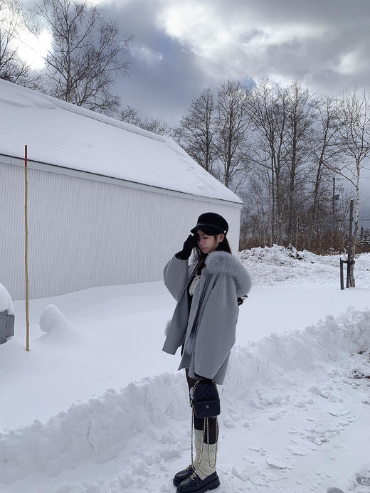 金蘑菇菇 mignon又见海瑟薇/娇俏弧度 定染10羊绒 小个子大衣 商品图13