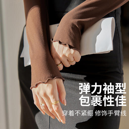 59.9抢3件！超值速抢【温柔慕斯德绒木耳边打底衫】手感真的巨巨巨软糯秋冬穿着率No.1 上手质感没的说 无束缚感舒适柔软不紧绷 秋冬打底衫女木耳边半高领新款德绒上衣内搭修身上衣长袖纯色优雅 商品图4