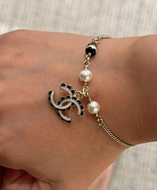 香奈儿 24B早秋最新款绝美系列 黑花边白c珍珠手链（XK） 商品图8