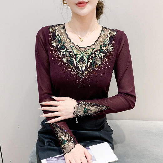 KQL 462H7275优雅花边拼接烫钻洋气网纱收腰气质t恤 商品图3