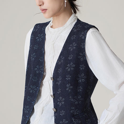 【林栖设计小店】【草木丹宁】雾织山花系列牛仔棉马甲复古提花修身2025秋冬新款外套女1954057 商品图4
