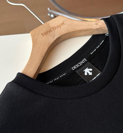 韩国🇰🇷迪桑特DST基础款小标圆领卫衣 商品图10