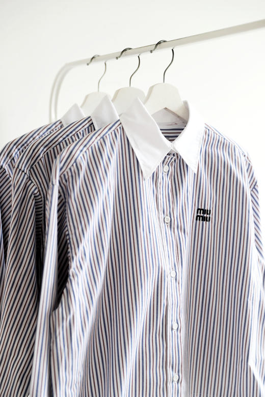 条纹府绸衬衫，小标刺绣工艺。姐感气质法式翻领长袖衬衣C100758 商品图4