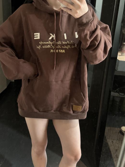 NK连帽保暖套头刺绣字母长袖卫衣 男女同款-HQ4745（蕾姐褐色m 卡其色L效果） 商品图6