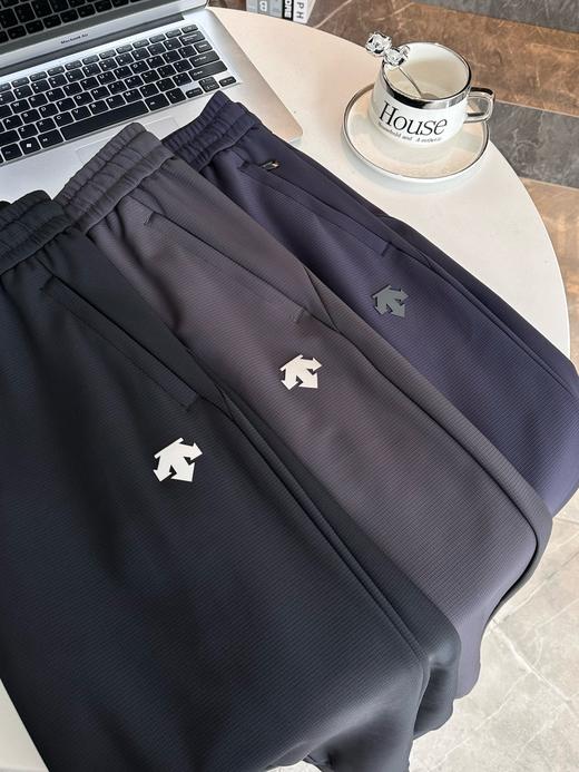 迪桑特 2025秋季三色新款长裤！面料采用最新型3D魔方格复合索芙特340克高克重面料 商品图5