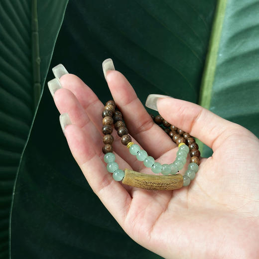 红玛瑙·绿檀双圈半镯手串 | 腕间的东方美意，串起宁静的四季 商品图2