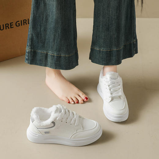 下单拍大一码【MZT 加绒小白鞋】一穿显高 加绒内里 耐磨大底 舒适久走不累脚  百搭休闲C25-2 LYZ 商品图4