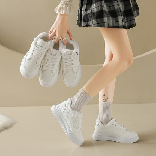 下单拍大一码【MZT 加绒小白鞋】一穿显高 加绒内里 耐磨大底 舒适久走不累脚  百搭休闲C25-2 LYZ 商品图2