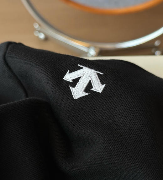 韩国🇰🇷迪桑特DST基础款小标圆领卫衣 商品图7