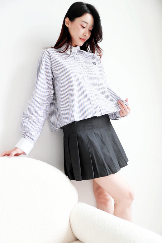 条纹府绸衬衫，小标刺绣工艺。姐感气质法式翻领长袖衬衣C100758 商品图8