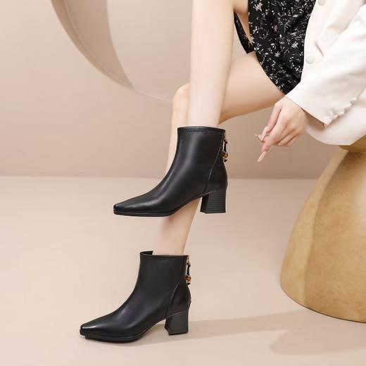 58M386粗跟羊皮短靴 商品图2