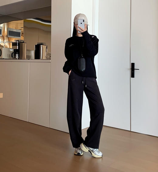 韩国🇰🇷迪桑特DST基础款小标圆领卫衣 商品图4