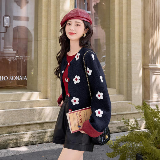 HR YJLY8666撞色拼接大花毛呢外套 商品图3