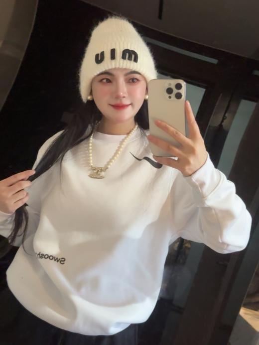 N&KLogo字母印花图案圆领套头长袖加绒款卫衣-FB1960（蕾姐上身白色M 灰色M 参考） 商品图11