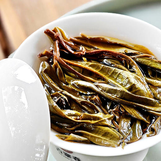 最后5提，售罄绝版！【麻黑单株】【双11狂欢盛典】2025年头春头采古茶单株易武山系的标杆韵味易武小香猪再好喝也没有麻黑的茶香，100克*5饼，整提购 商品图7