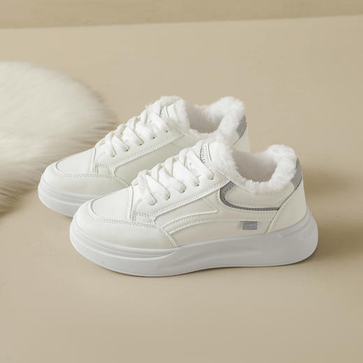 下单拍大一码【MZT 加绒小白鞋】一穿显高 加绒内里 耐磨大底 舒适久走不累脚  百搭休闲C25-2 LYZ 商品图5