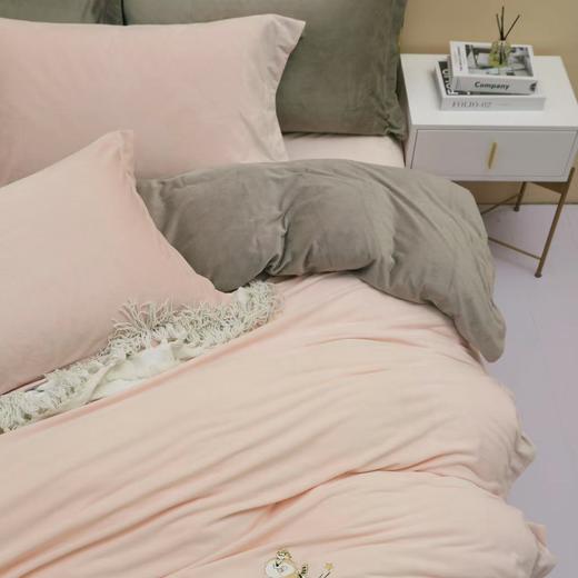 10楼堂皇     萌虎驾到绒四件套 吊牌价1490-1590元   活动价299元 商品图9