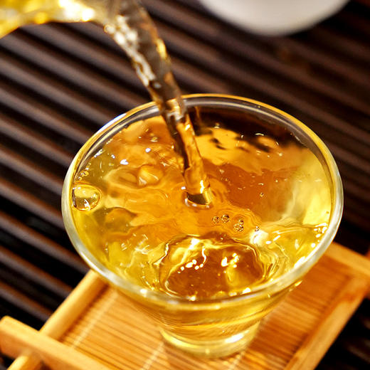 最后5提，售罄绝版！【麻黑单株】【双11狂欢盛典】2025年头春头采古茶单株易武山系的标杆韵味易武小香猪再好喝也没有麻黑的茶香，100克*5饼，整提购 商品图5