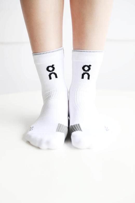 软支撑跑步袜子，公司货渠道。缓震透气舒适中帮字母袜子C100760 商品图11