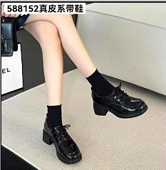 588152真皮系帯乐福鞋 商品图1