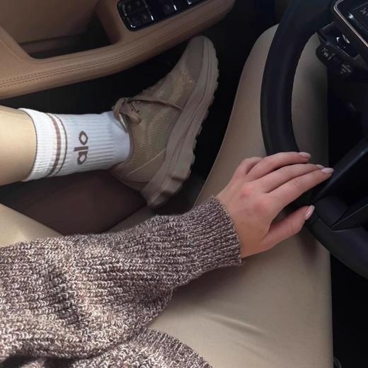 【双旦特惠品：牌特卖场清仓限购】明星同款Alo Runner 通勤跑步鞋 商品图2