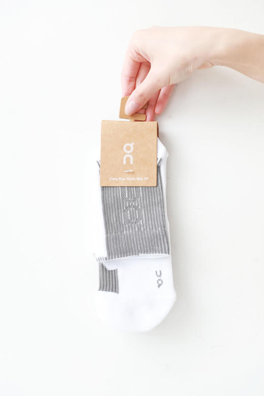软支撑跑步袜子，公司货渠道。缓震透气舒适中帮字母袜子C100760 商品图4