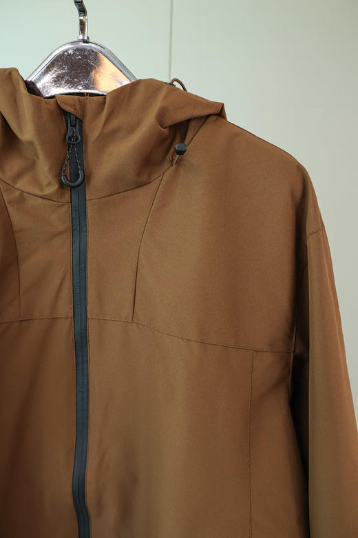 男士高端户外连帽冲锋衣 商品图1