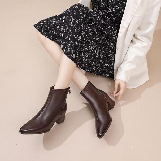 58M386粗跟羊皮短靴 商品图1