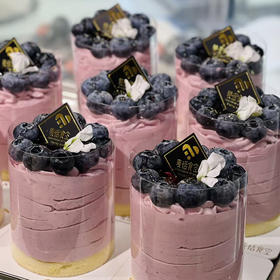 蓝莓小奶糕