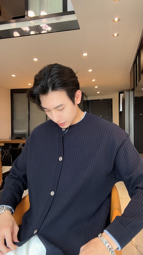 259059SDSA秋冬新款痞帅男装慵懒风竖纹纽扣圆领假两件开衫针织毛衣百搭