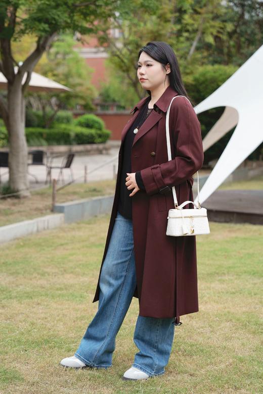 一周内发货！【头层牛皮 压鸵鸟皮纹理 包包】咖色&白色可选，可手拿、斜挎、单件~尺寸23-7-12cm，保留了真皮牛皮柔软细腻的质感，又复刻了那种立体饱满的鸵鸟皮纹理 商品图11