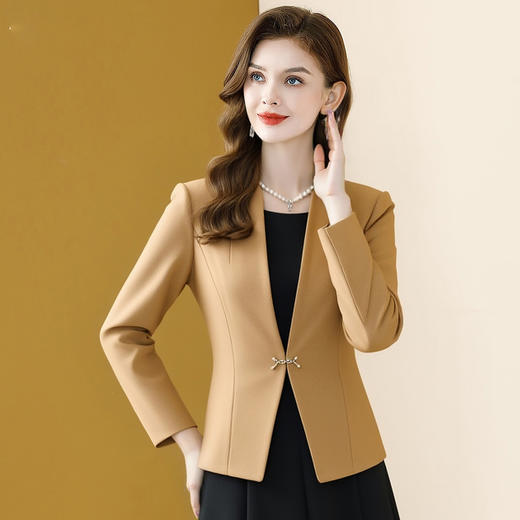 「自」全新升级【铂金会员201/天猫269/差价68】(01429)洛诗琳气质通勤纯色西装外套女2025秋季新款小个子简约休闲百搭西服 商品图0