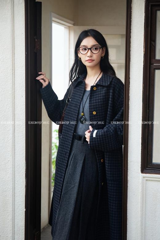 【门店同款】ENJOY冬季“暖冬知性”格纹翻领长款大衣 166695720 商品图1