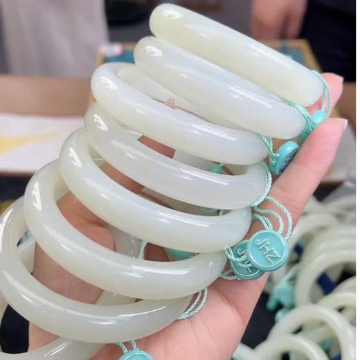 D和田玉手镯-宽条手镯# 商品图1