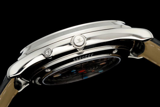 Noob official➕新款首发积家月相大师蓝砂石 一体机芯
新品月相采用一体机芯cal.925，通过长时间改进稳定性大大提高，新版本月相大师与老版本区别在于月相盘的换代❕❕❕ 商品图6