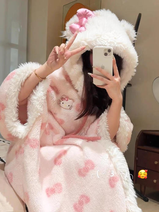 【好看又保暖】可爱少女软妹蝴蝶结珊瑚绒连帽睡袍睡衣冬季新款加绒保暖斗篷家居服。rc 商品图4