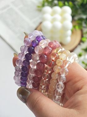 幸运加持🍀能量值爆棚❗❗【MointPhoice天然水晶手链】日常搭配绝美✨抬手就是blingbling仙女光环~ ✅高品质天然水晶，限时福利价💰69/条‼ 🌟约6-8mm精致珠珠，温柔又吸睛！