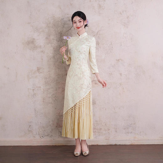 2025年秋季新款改良旗袍大裙摆气质日常米白流苏长款连衣裙女装 商品图4