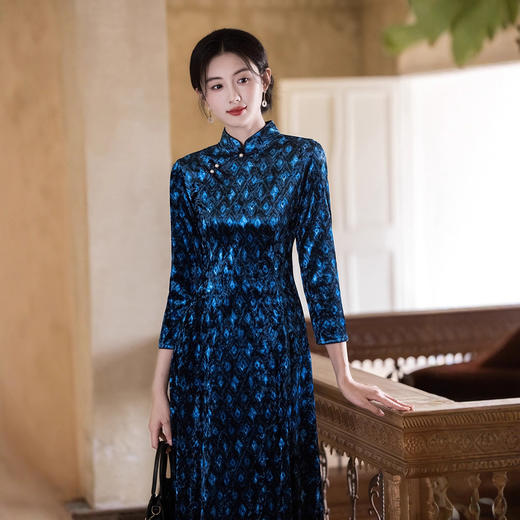 SKY 23039丝绒大摆裙时尚改良新中式旗袍 商品图3