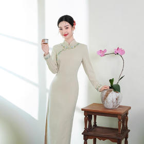 2025年秋季新款改良旗袍日常绣花雪尼尔长款年轻款修身中高端旗袍