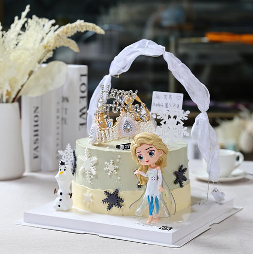 【新款艾莎】-新鲜芒果与百利脆脆片夹心，有进口动物淡奶油和混合乳脂奶油可选 商品图0