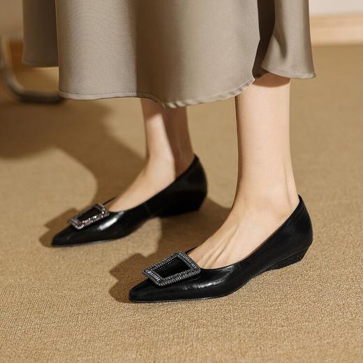 【预售5天】法式头层牛皮水钻方扣舒适气质尖头浅口鞋通勤百搭平底真皮女单鞋ZF&25195 商品图2