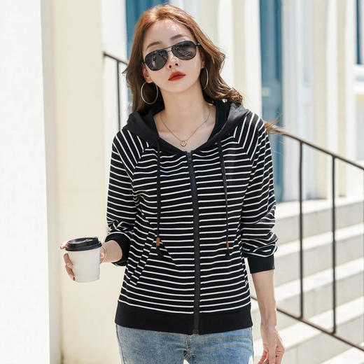 百媚生 棉质条纹连帽宽松T恤卫衣82532 商品图3