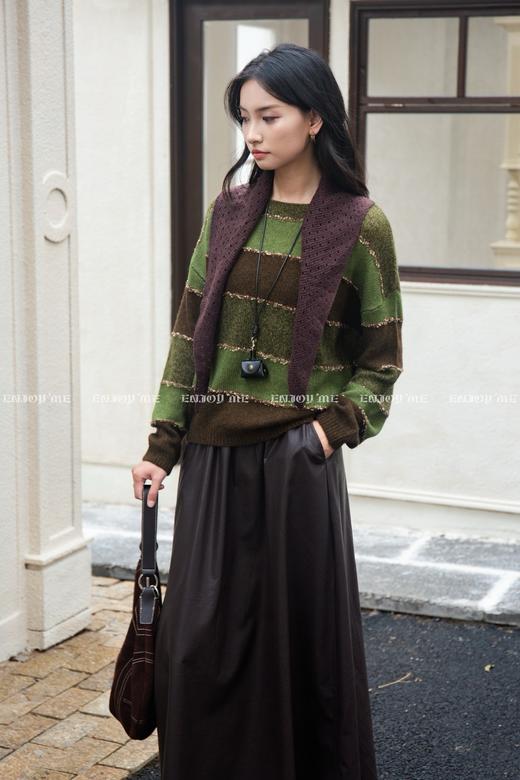 【门店同款】ENJOY冬季“暖冬知性”复古皮长半裙 166993284 商品图3