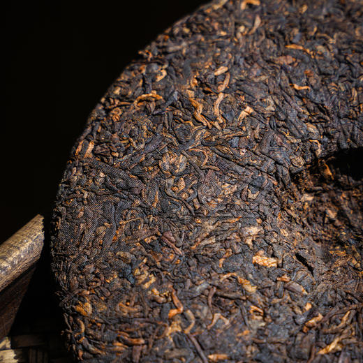 【十年陈易武老熟茶】【樟香甘蔗甜】【醇境】 2015年易武正山优质原料发酵，昆明干仓十年藏养老熟茶357g/饼 商品图2
