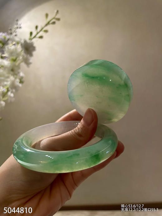 手镯➕镯心【5044810】圈口55.3。具体价格微信咨询 商品图1