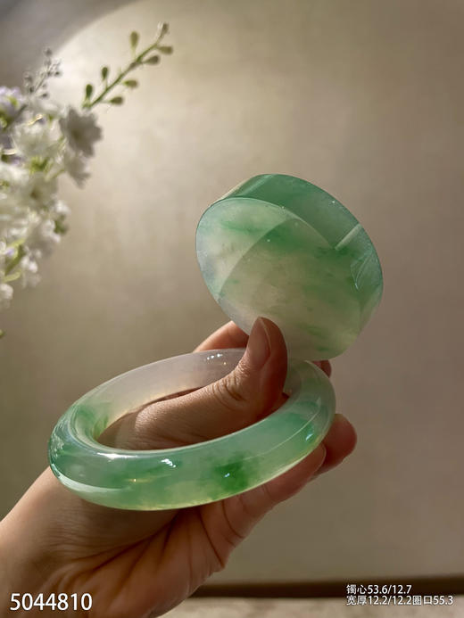 手镯➕镯心【5044810】圈口55.3。具体价格微信咨询 商品图0